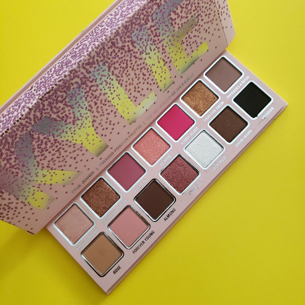 KYLIE COSMETICS EYESHADOW HOLIDAY COLLECTION